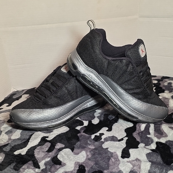 Jordan CMFT Max Air 12